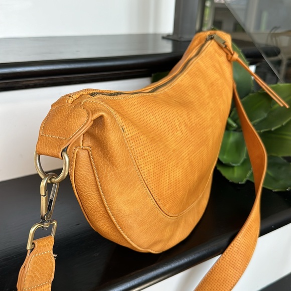 Anthropology urban genuine leather Crossbody shoulder handbag purse cresent - Picture 3 of 9